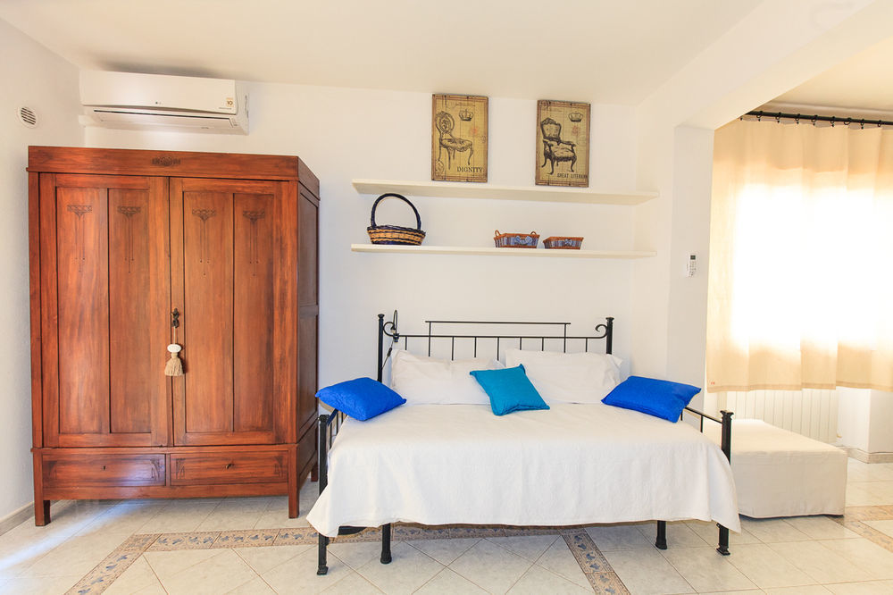 Domus Socolatae Apartments&Suites Фолоника Екстериор снимка